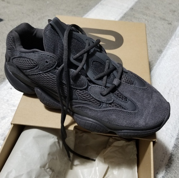 yeezy 500 size 10